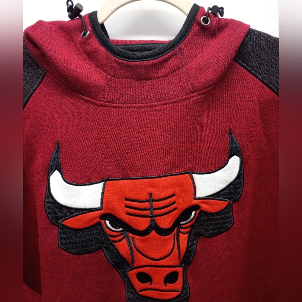 Red Bulls Logo Men's Hoodie - Picture 4 of 6